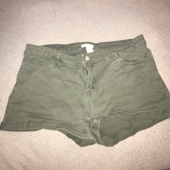 Shorts - Picture 2 of 2
